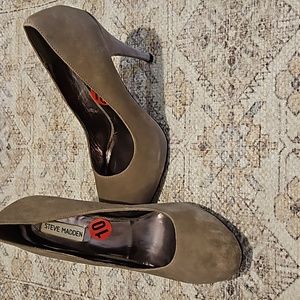 Steve Madden Suede heels